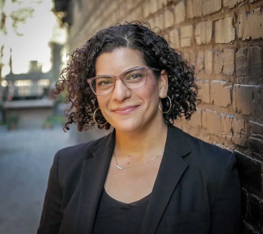 Lauren Ruchin headshot